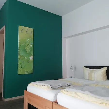 Anja Heil Πανσιόν